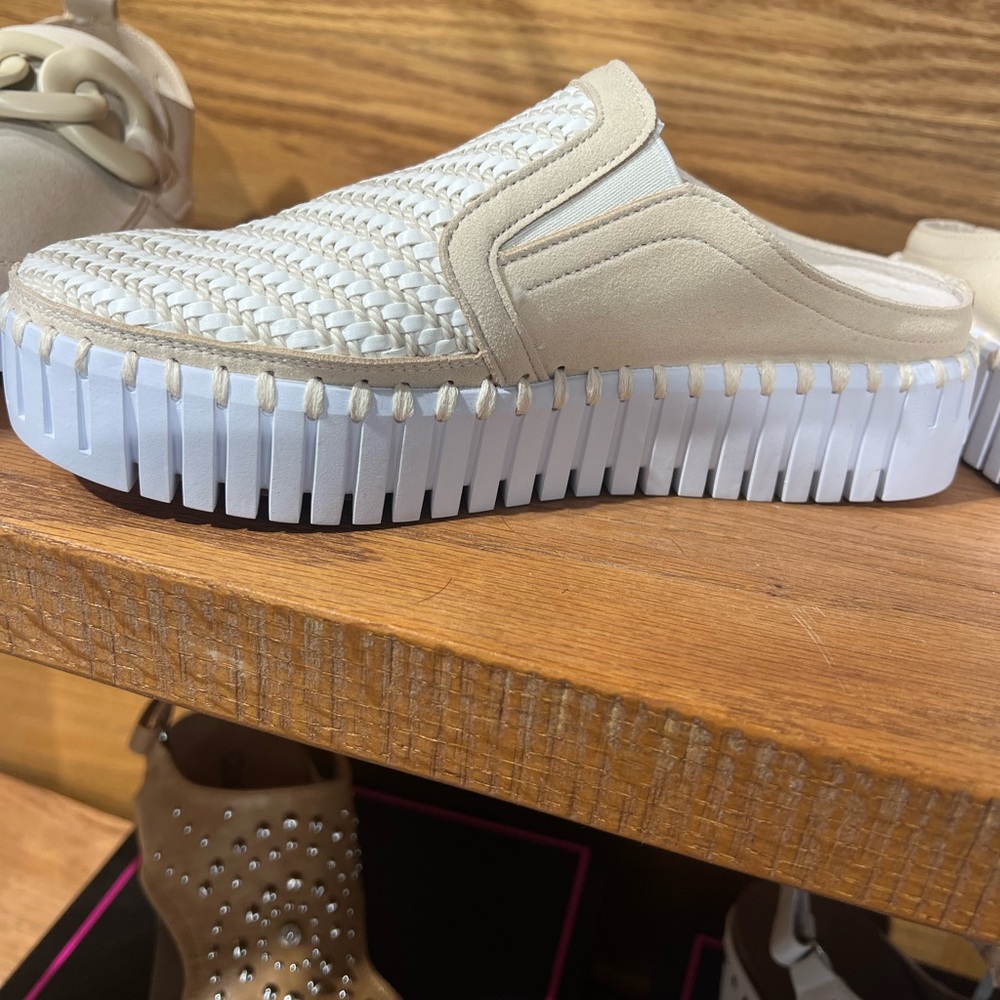 Ilse Jacobsen Beige and White Mules - Picture 2 of 4